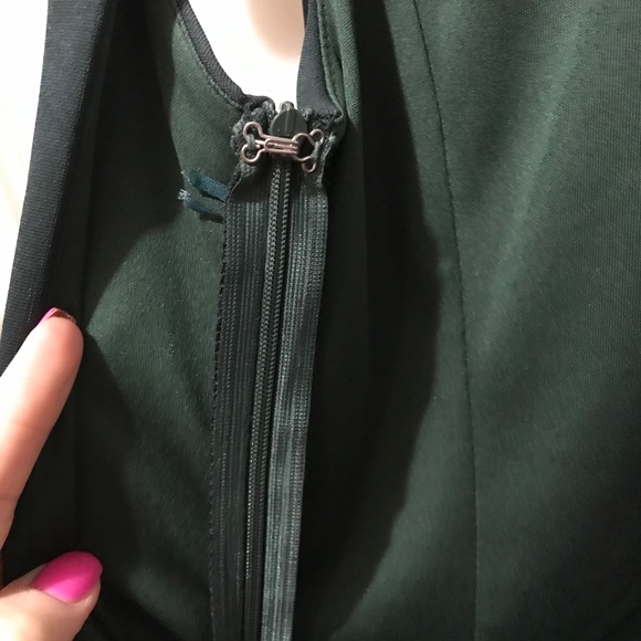 Dark green dress open back - Picture 6 of 8